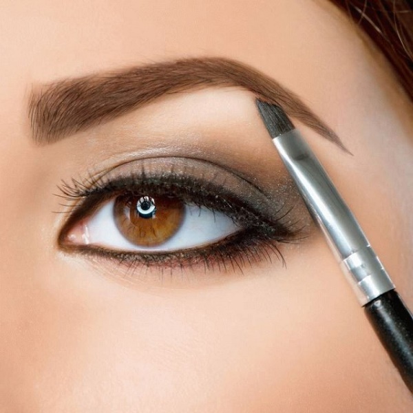 10 tips to make your eyes bigger and attractive