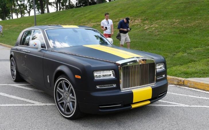 10 NFL Players Who Arrived to Training Camp in Amazing Rides
