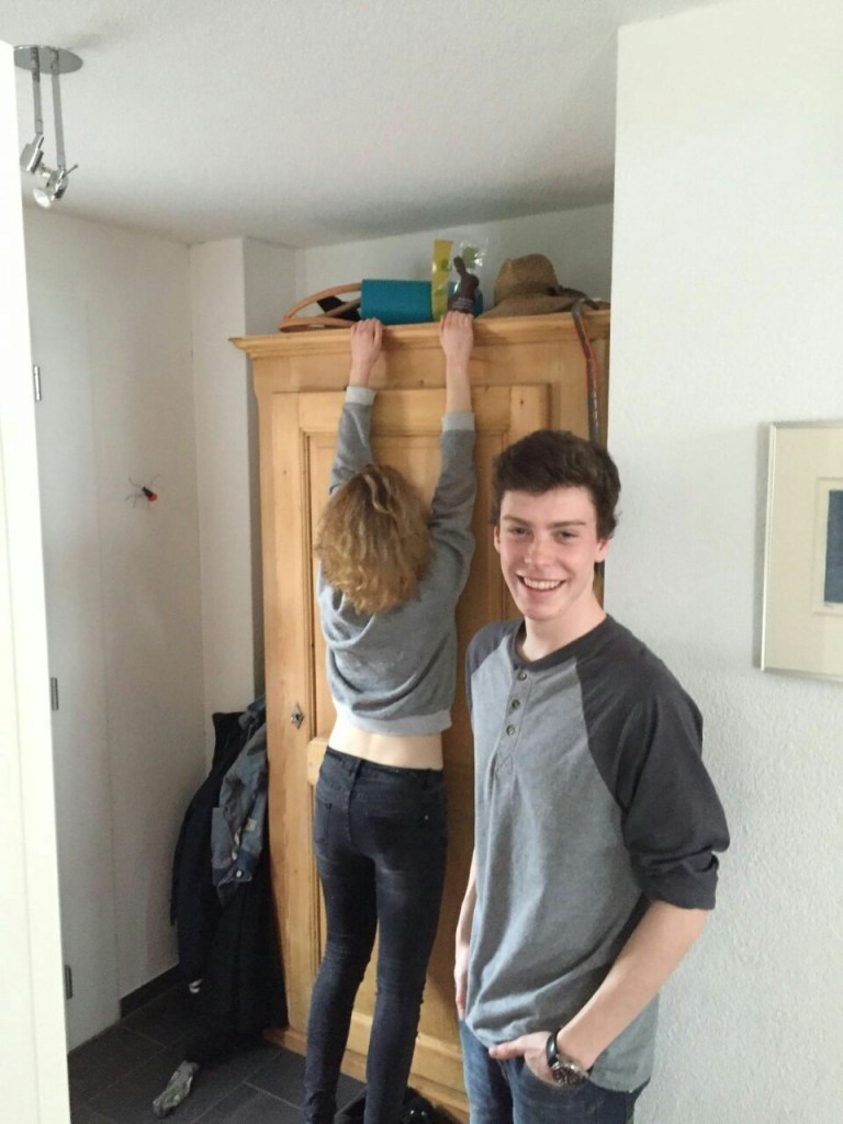 Photos That Show The Struggles Short People Have To Deal With Daily